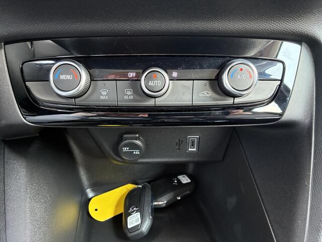 Opel e-Corsa Electric Long Range Edition 51 kWh | DEMO| Climate control | Camera | Parkpilot | LED Verlichting | Electrisch Pakket | Navigatie via Apple carplay/ Android auto