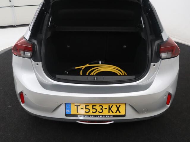 Opel e-Corsa Level 3 50 kWh | SOH 94,9% | Half leder | Cruise control | Lane assist | Park assist | Stoelverwarming | Climate control | Carplay | Navigatie