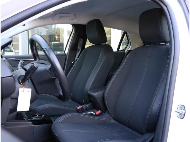 Opel e-Corsa Elegance 50 kWh Apple / Android | Camera | Trekhaak