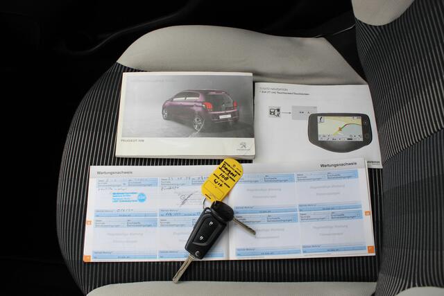 Peugeot 108 1.2-16V "Allure Summer Top " Airco - 82 Pk
