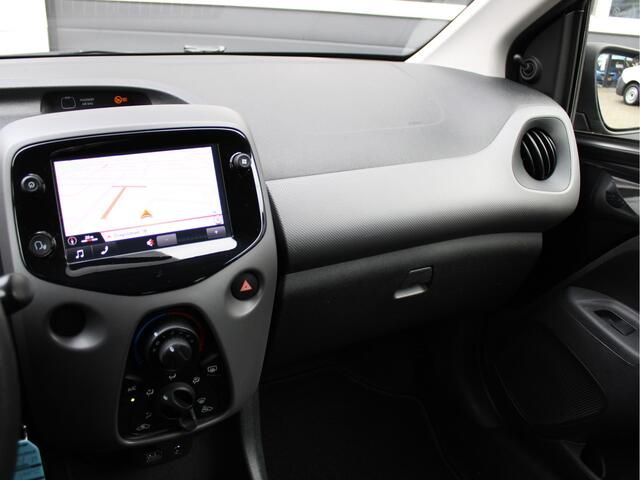 Peugeot 108 1.0 e-VTi Active /NAVI/LED/DAB+/Achteruitrijcamera/Miracast/Bluetooth/AIRCO/CV/ISOFIX/NAP! 1e eig!