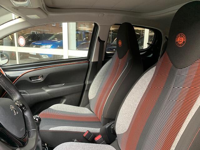 Peugeot 108 1.2 TOP! Roland Garros, cabriodak, navigatie .
