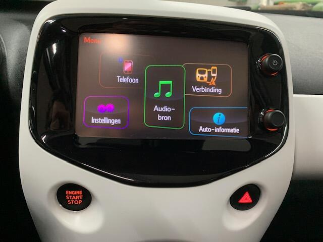 Peugeot 108 1.2 TOP! Roland Garros, cabriodak, navigatie .