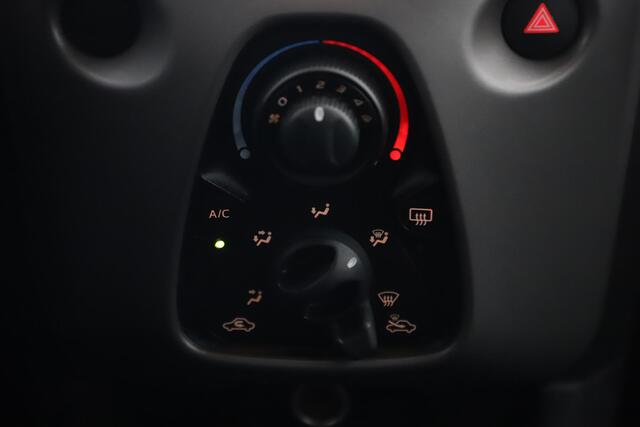 Peugeot 108 1.0 e-VTi Active 5 Deurs Airco Radio Bluetooth Elektrische Ramen