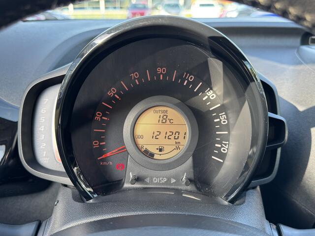 Peugeot 108 1.0 e-VTi Allure | Achteruitrijcamera | Climate control | Cruise Control | DAB |