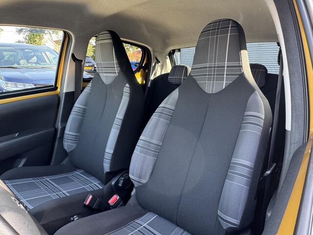 Peugeot 108 1.0 e-VTi Allure | Achteruitrijcamera | Climate control | Cruise Control | DAB |