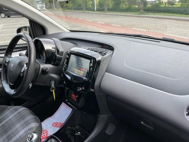 Peugeot 108 E-VTI Navigatie DAB ECC PDC Camera MULTIMEDIA
