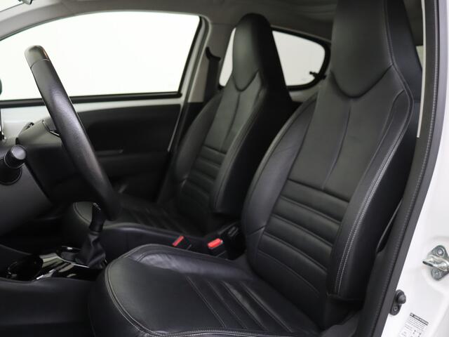 Peugeot 108 1.0 VTi 72PK Allure TOP! | Open Dak | Leder | Climate | Keyless | Camera |