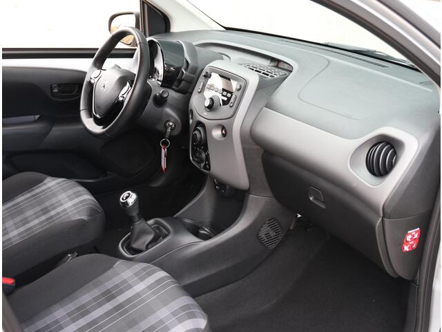 Peugeot 108 1.0 e-VTi Active | 1ste Eigenaar | Airco | Bluetooth | NL auto! | Isofix | Privacy Glass | Goed Onderhouden! |