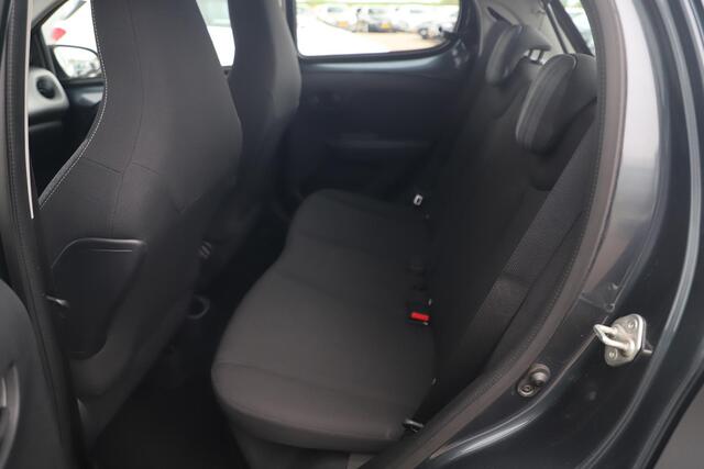 Peugeot 108 1.0 e-VTi Active Airco Radio Bluetooth Grijs Metallic Elektrische Ramen