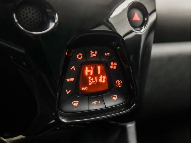 Peugeot 108 1.0 e-VTi Sport (APPLE CARPLAY, CAMERA, GETINT GLAS, LM VELGEN, SPORTSTOELEN, CRUISE, ELEK RAMEN, NIEUWSTAAT)