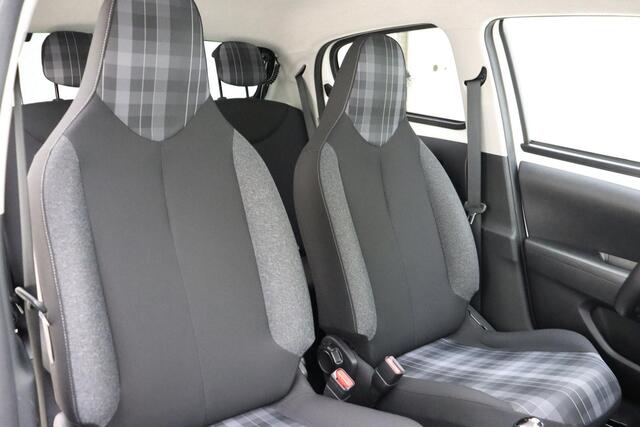 Peugeot 108 1.0 e-VTi Active 68pk | Automaat | Navigatie via Apple Carplay Android Auto | Airco | Camera | Weinig Kilometers | Getinte Achterramen