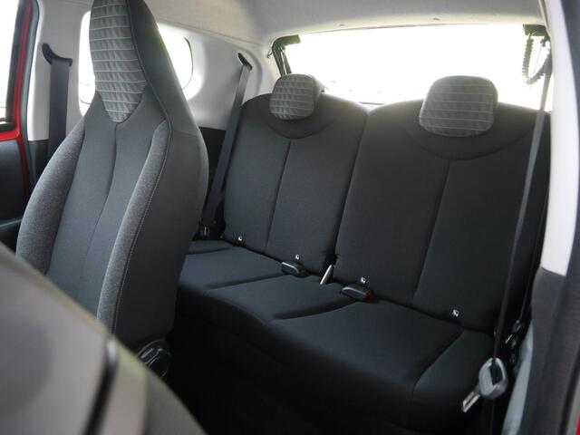 Peugeot 108 1.0 e-VTi Active | 3 deurs | Airco | Elektrische ramen voor | Dealer onderhouden | Led dagrijverlichting | Stuurwielbediening
