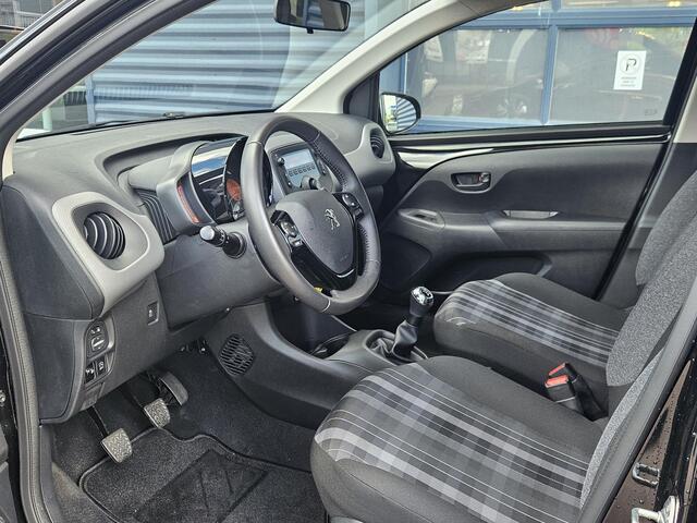 Peugeot 108 1.0 e-VTi Active | UNIEK! 2.683 km | Airco | Bluetooth | Getint glas | Pack Dynamic | Elektrische ramen voor | Nieuwstaat!