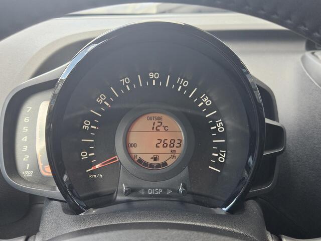 Peugeot 108 1.0 e-VTi Active | UNIEK! 2.683 km | Airco | Bluetooth | Getint glas | Pack Dynamic | Elektrische ramen voor | Nieuwstaat!