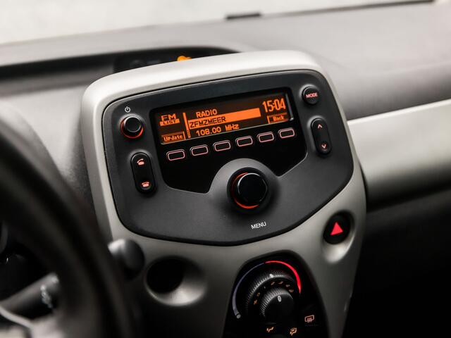 Peugeot 108 1.0 e-VTi Luxury Automaat (AIRCO, BLUETOOTH, 5-DEURS, XENON, STUURWIELBEDIENING, ELEK PAKKET, NIEUWE APK, NIEUWSTAAT)