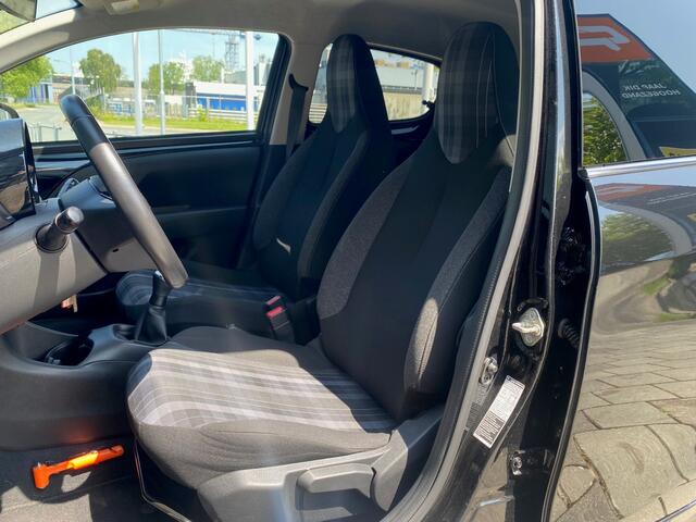 Peugeot 108 BWJ 11-2018 | 1.0 e-VTi 73PK Active | AIRCO | AUDIO | PRIVACY GLASS | LEDEREN STUUR | BLUE TOOTH | MISTLAMPEN |