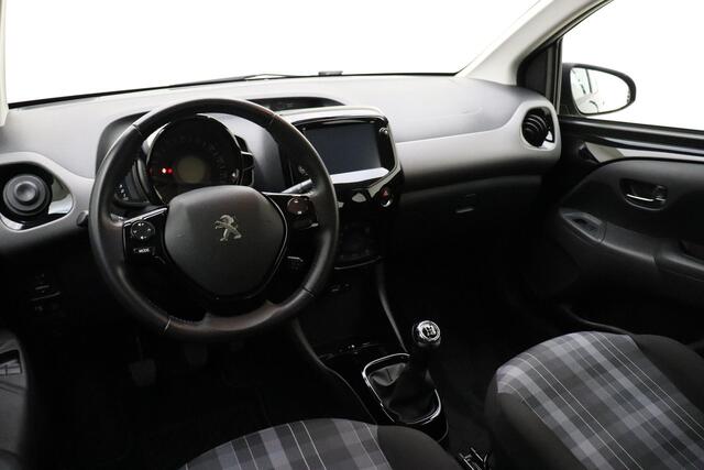 Peugeot 108 1.0 e-VTi Blue Lease Executive | Navigatie | Apple Carplay | Parkeercamera | Lichtmetalen velgen | LED Dagrijverlichting | Multifunctioneel stuurwiel |