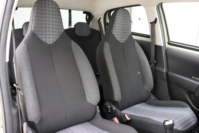 Peugeot 108 1.0 e-VTi Allure | Navigatie | Camera | Keyless Entry & Start | Climate Control | 15'' LM Velgen | Getint glas