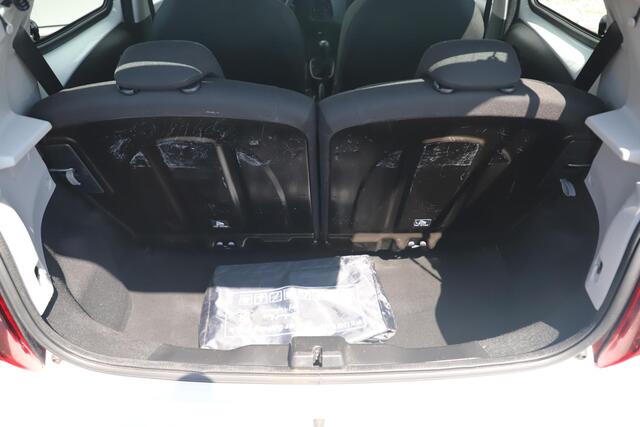 Peugeot 108 1.0 e-VTi Active NAP! Airco Radio Bluetooth Elektrische Ramen