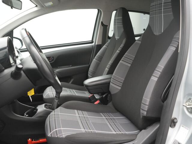 Peugeot 108 1.0 e-VTi Active - RIJKLAARPRIJS - All seasonbanden - Achteruitrijcamera - DAB