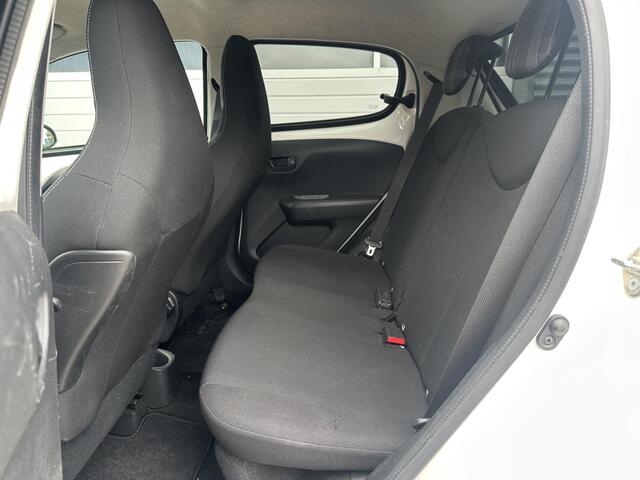 Peugeot 108 1.0 e-VTi Active | Airco | Privacy Glass | Telefoonhouder | Bluetooth | Isofix | Elektrische buitenspiegels/ramen |