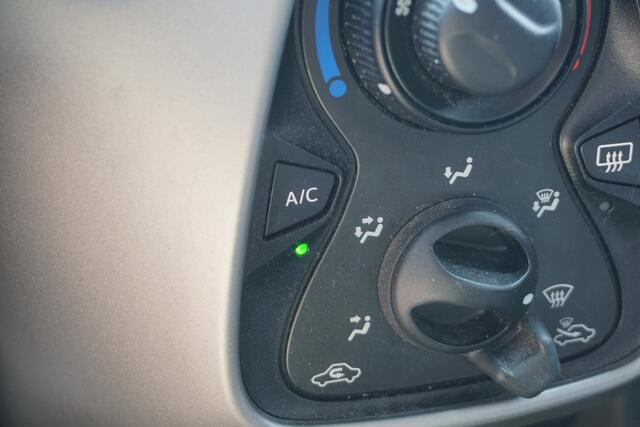 Peugeot 108 1.0 e-VTi Active | AIRCO | ELEKTR. PAKKET | NL AUTO |