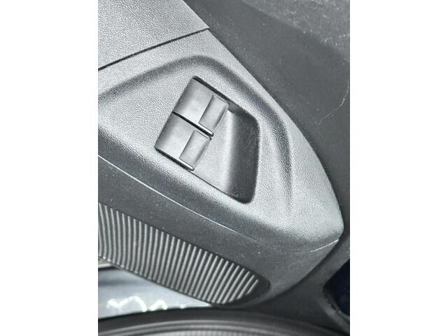Peugeot 108 1.0 e-VTi Active 5 deurs Airco Bluetooth