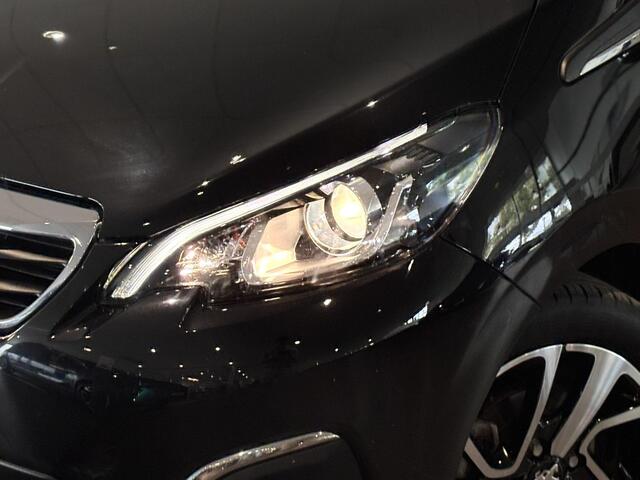 Peugeot 108 5-deurs Allure 1.0 e-VTi 72pk | CAMERA | APPLE CARPLAY / ANDROID AUTO | FIETSENHAAK | CLIMA | LM-VELGEN |