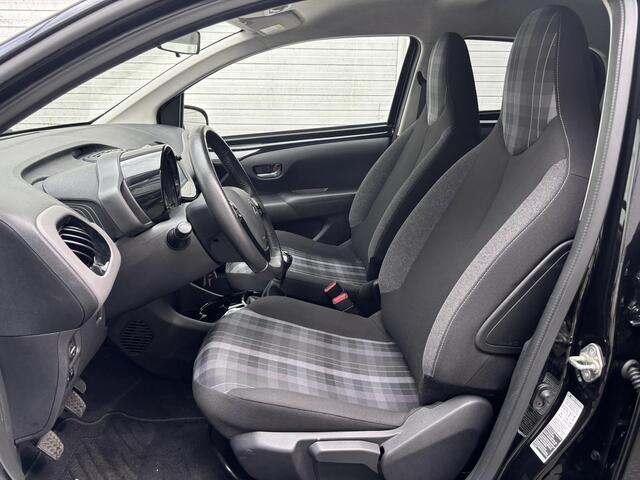 Peugeot 108 5-deurs Allure 1.0 e-VTi 72pk | CAMERA | APPLE CARPLAY / ANDROID AUTO | FIETSENHAAK | CLIMA | LM-VELGEN |