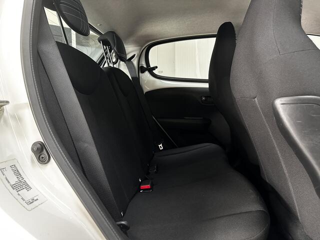 Peugeot 108 1.0 e-VTi Blue Lion /5-Drs! /Airco /Elek. ramen voor /C.V. afstand /Radio /Bluetooth /AUX & USB /Isofix /LED Dagrijverl. /Mistlampen.
