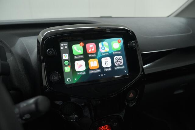 Peugeot 108 1.0 e-VTi Collection TOP! | Elektrisch Vouwdak | Apple Carplay | Climate Control | Stoelverwarming