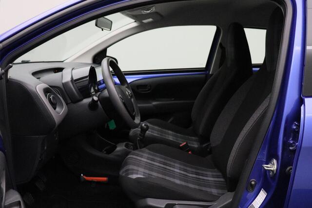 Peugeot 108 1.0 e-VTi Active 2019 NAP | Carplay | Airco | Bluetooth | LED | Elektrische ramen | Centrale vergrendeling | Stuurwiel Multifunctioneel | Boekjes | Nationale Autopas