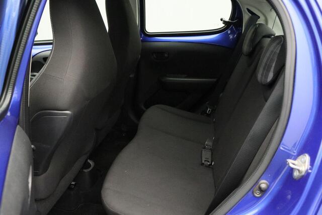 Peugeot 108 1.0 e-VTi Active 2019 NAP | Carplay | Airco | Bluetooth | LED | Elektrische ramen | Centrale vergrendeling | Stuurwiel Multifunctioneel | Boekjes | Nationale Autopas