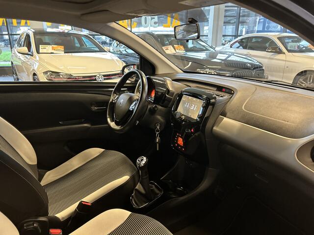Peugeot 108 1.2 Puretech Allure Cabrio | Stoelverwarming | Apple carplay | Climate control | Begrenzer | LM Velgen