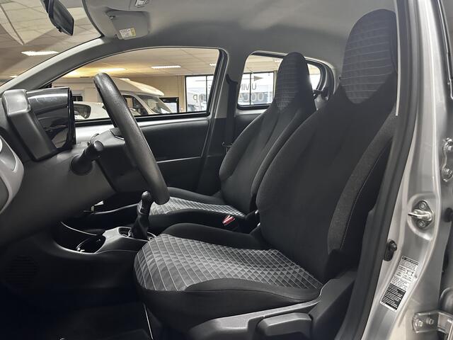 Peugeot 108 1.0 e-VTi Active /5-Drs /DAB+! /Airco /Elek. ramen voor /C.V. afstand /Bluetooth /AUX & USB /Isofix /LED Dagrijverl. /Mistlampen.