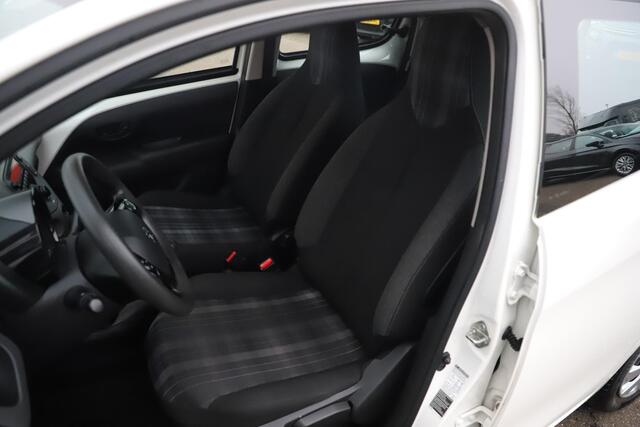 Peugeot 108 1.0 e-VTi Active Airco Radio Bluetooth Elektrische Ramen LED