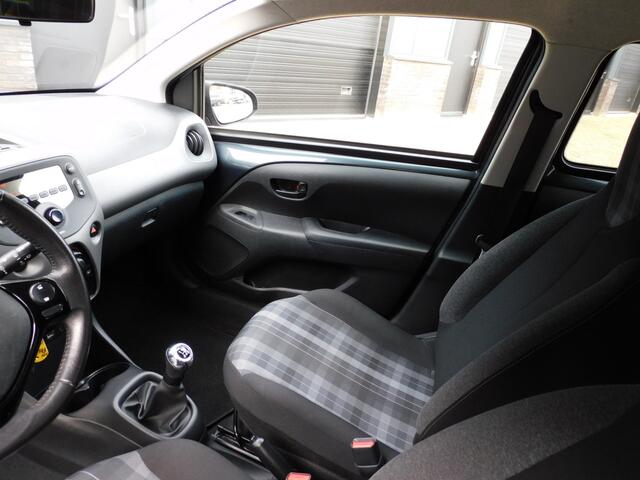 Peugeot 108 1.0 e-VTi Active 1e EIGENAAR! DEALER ONDERHOUDEN! BLUETOOTH! AIRCO!