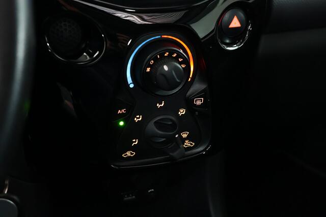 Peugeot 108 1.0 e-VTi Active TOP! / Opendak / CarPlay / Camera