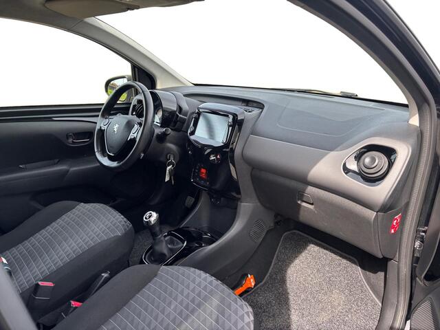 Peugeot 108 5-deurs Allure 1.0 e-VTi 72pk | CLIMA | LM-VELGEN | CAMERA | APPLE CARPLAY / ANDROID AUTO | ISOFIX |