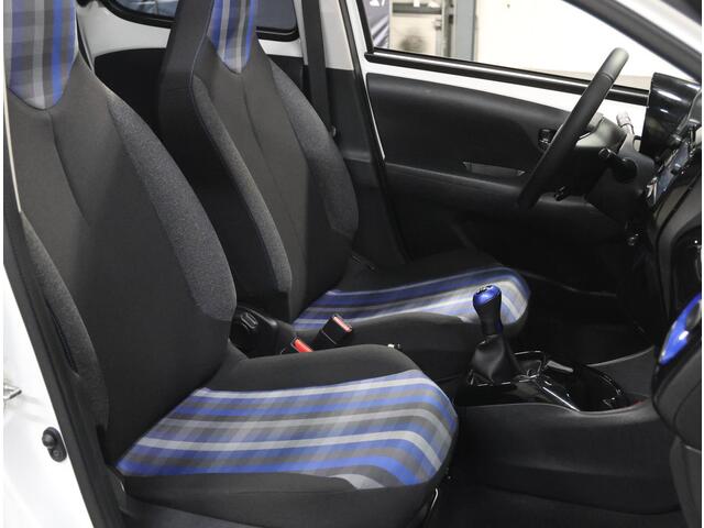 Peugeot 108 1.0 e-VTi Allure TOP! | 1ste eigenaar | Vouwdak/Cabrio | AppleCarplay/AndroidAuto | Climate Control | Camera | Keyless | Bluetooth | LED | Start/Stop Systeem | Buitenspiegels elektrisch verstel -en verwarmbaar | 15"LMV | Isofix | Privacy Glass |