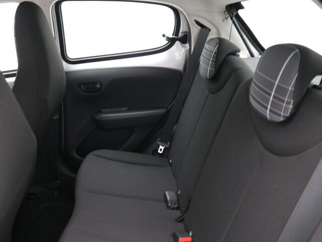 Peugeot 108 1.0 e-VTi Active / 5-deurs / Airconditioning / USB / Bluetooth / Historie aanwezig / 1ste Eigenaar / LED Dagrijverlichting / Electrische ramen voor /