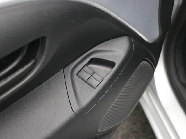 Peugeot 108 1.0 e-VTi Active / 5-deurs / Airconditioning / USB / Bluetooth / Historie aanwezig / 1ste Eigenaar / LED Dagrijverlichting / Electrische ramen voor /