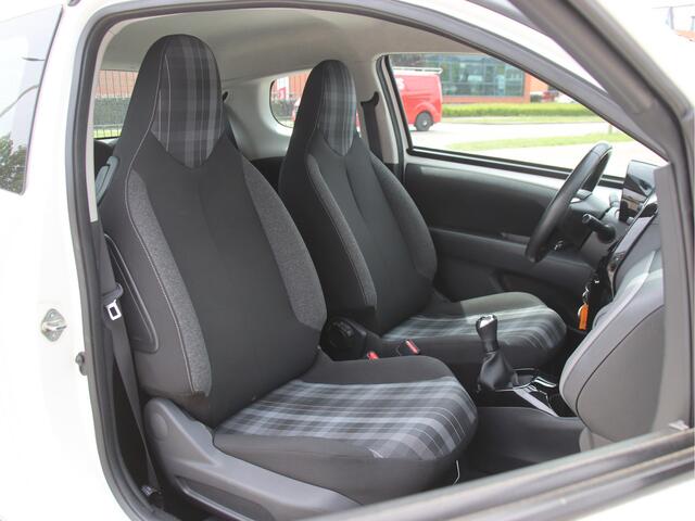 Peugeot 108 1.0 e-VTi Allure pack City Climate, LMV, Navi-Camera, NL-Auto Lente actie!