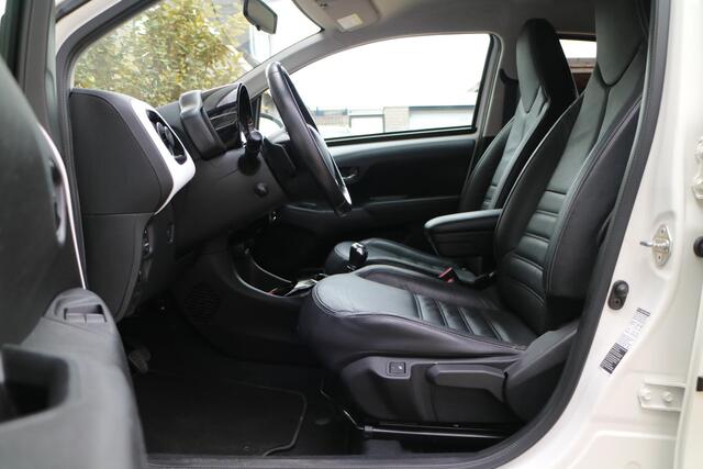 Peugeot 108 1.0 e-VTi Allure | Automaat | Navigatie | Camera | Carplay | Leder |