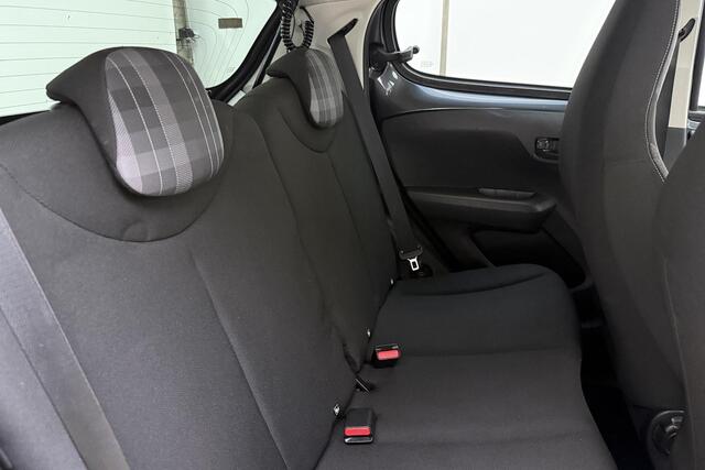 Peugeot 108 1.0 e-VTi Active Airco | USB l Bluetooth l FM Radio | Climate control | Hill hold | Lederen stuurwiel | Centrale deurvergrendeling | Elektrische raambediening