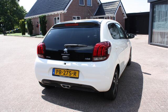 Peugeot 108 Luxe 1.2 Puretech GT-Line Een sportieve auto voor jaren plezier.