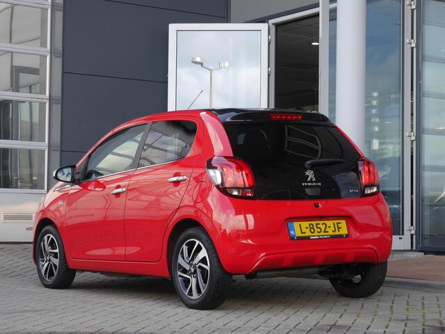 Peugeot 108 1.0 e-VTi Allure | Apple carplay | Achteruitrijcamera | Dab | Mistlampen | Zwart dak | Extra getint glas | Climate control | 5 deurs | Stuurwielbediening
