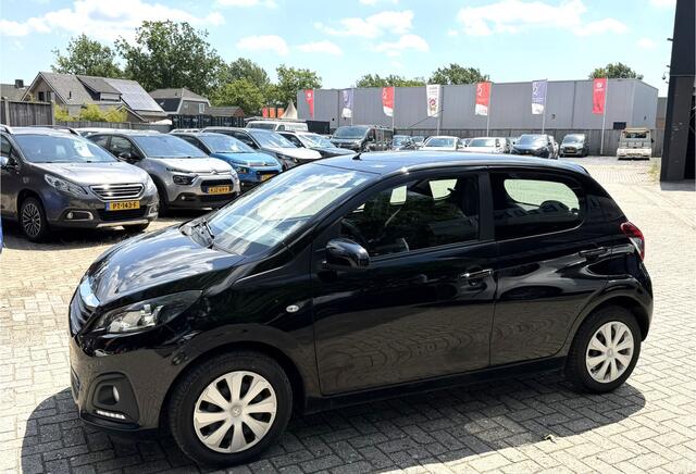 Peugeot 108 1.0 e-VTi Active * Zwart * Airco * BleuTooth * 5-Deurs * Benzine * 24 Euro wegenbelasting per maand * Vingerhoets; Vierde Generatie Eersteklas Service. Al meer dan 100 jaar een begrip in de Brabantse Kempen
