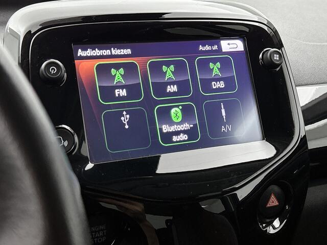 Peugeot 108 72pk Roland Garros TOP! | Rijklaar | Climate Control | Achteruitrijcamera | Keyless |